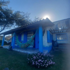 Casa beiramar, vista mar e pinheiros, pé na areia!
